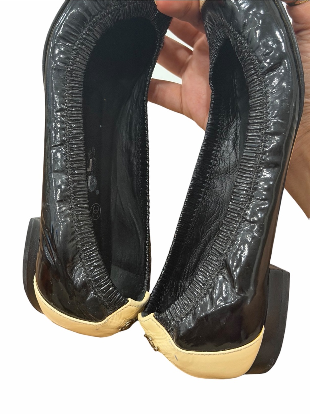 CHANEL Black Patent Leather Beige Cap Toe Ballet Flats Shoes Size 35 - Picture 5 of 16